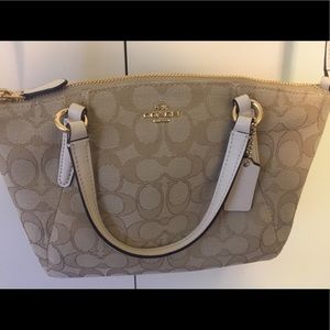NWOT Coach Sig Mini Kelsey