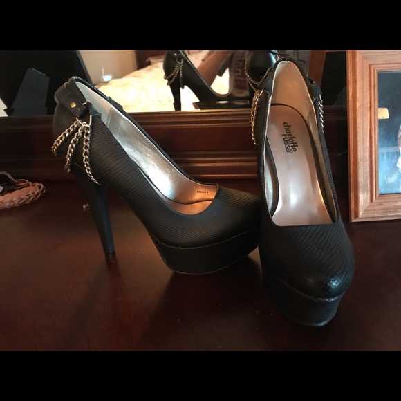 Never worn sexy black heels with gold chain! - Picture 3 of 3