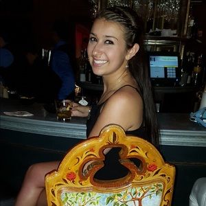 Meet your Posher, Adrianna