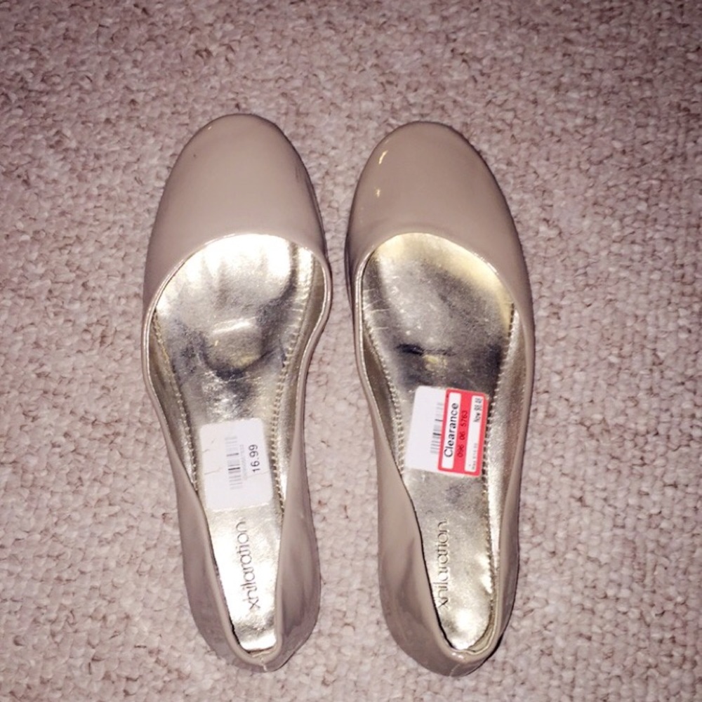 Nude flats