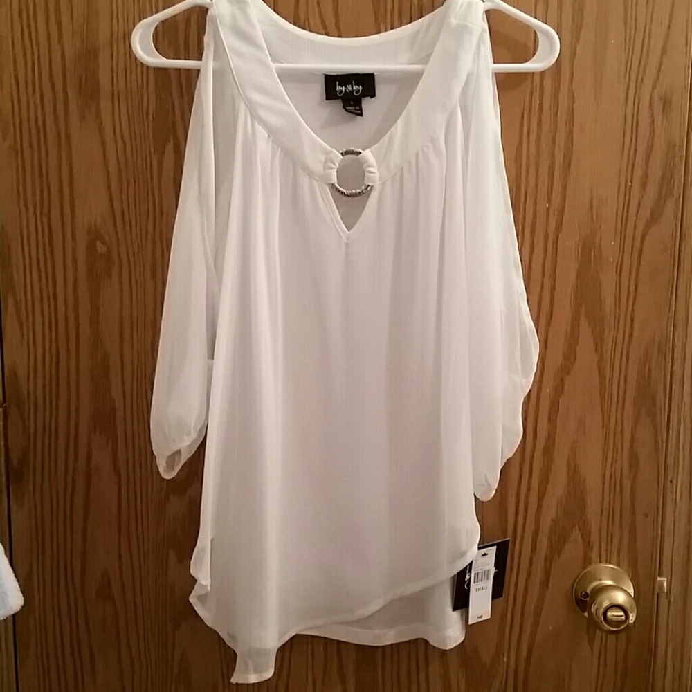 Cold shoulder top