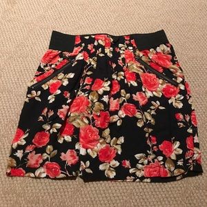 Floral Skirt with pockets