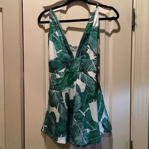 Palm Leaf Romper (Never Worn!!) 🌴🌞