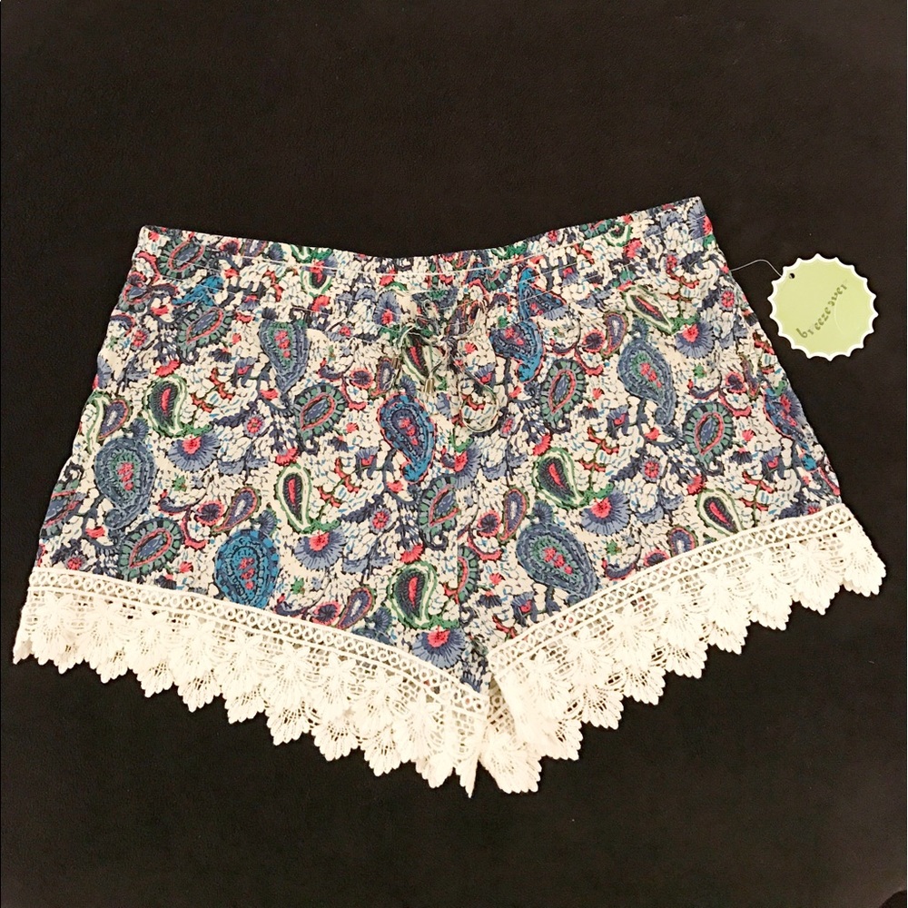 Printed lace trim shorts NWT - M/L