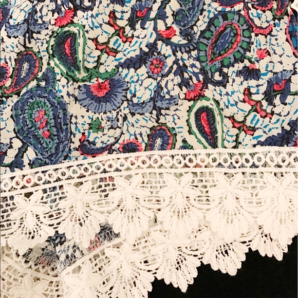 Printed lace trim shorts NWT - M/L - Picture 4 of 5