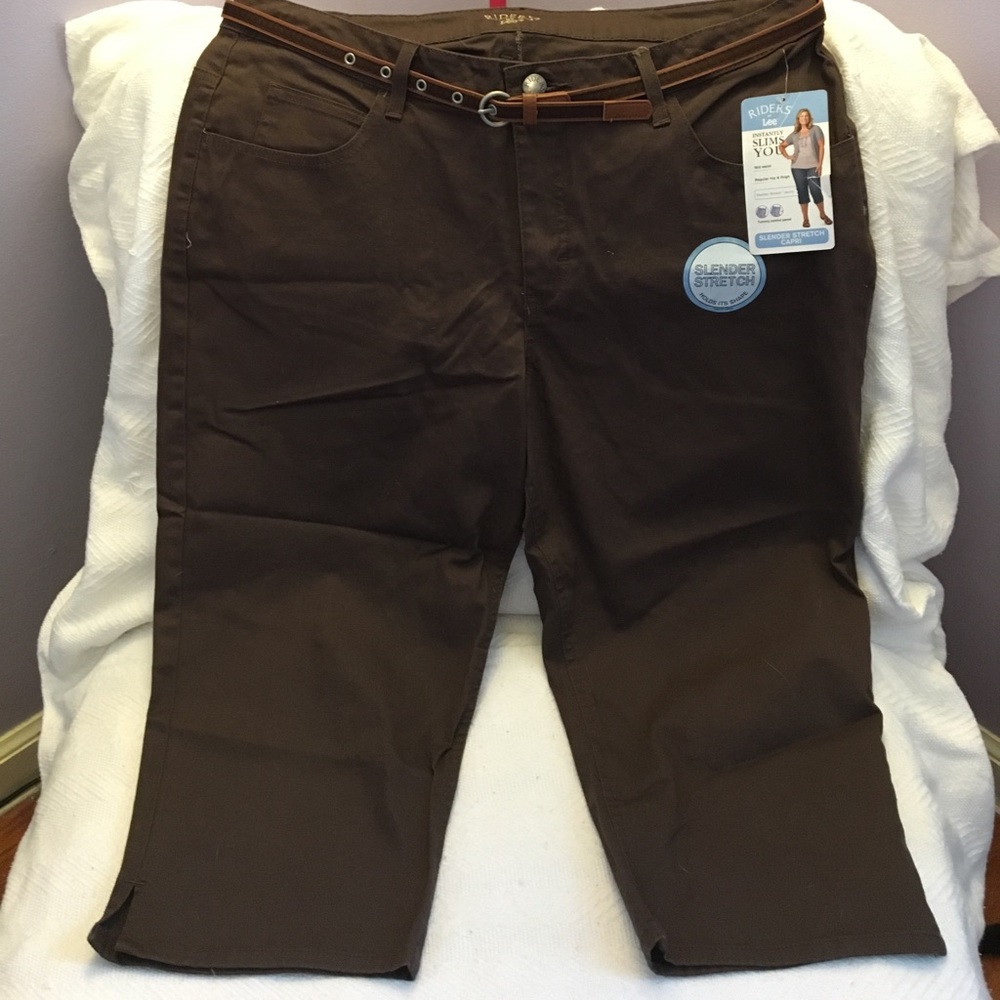 Slender stretch capris