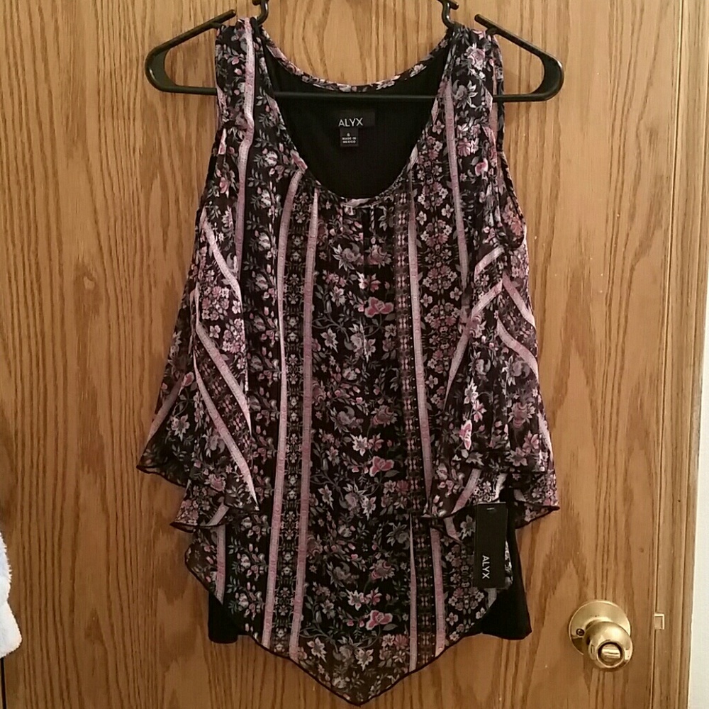 Cold shoulder top