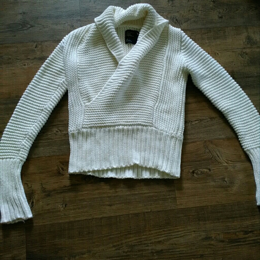 American Eagle Sweater