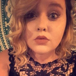 Meet your Posher, Evelyn