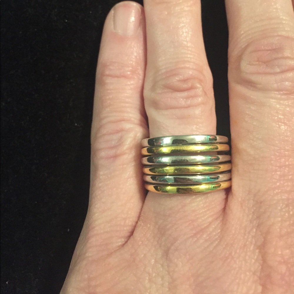 Gold/Silver (Costume jewelry)