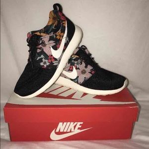 SE ROSHES Floral Collection