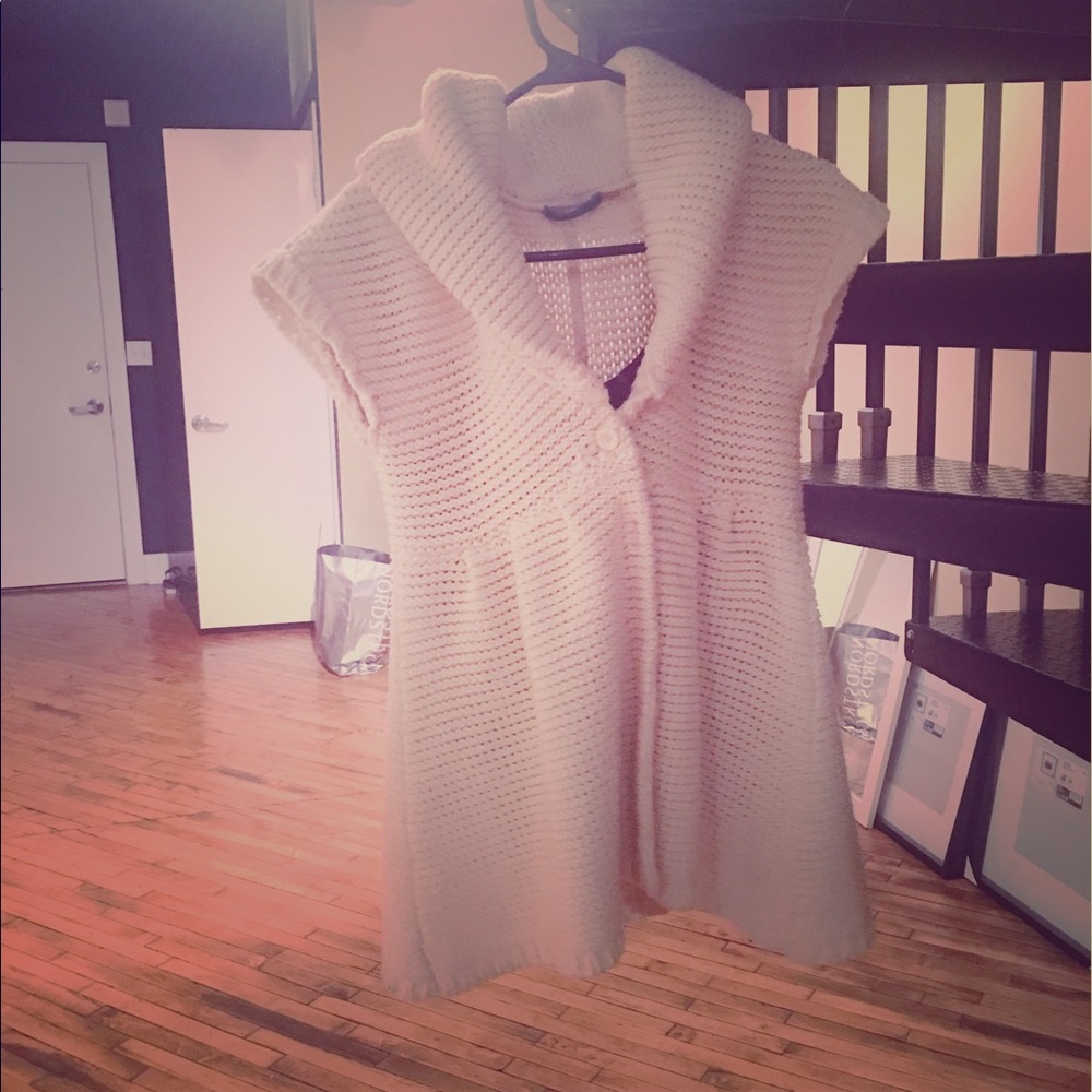 MOVING SALE - Alice and Olivia cream sweater
