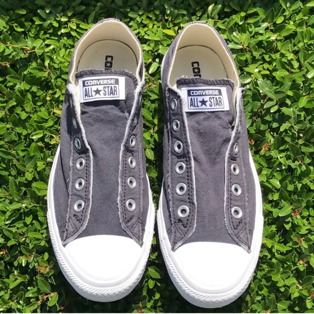 Perfect slip on converse sneakers