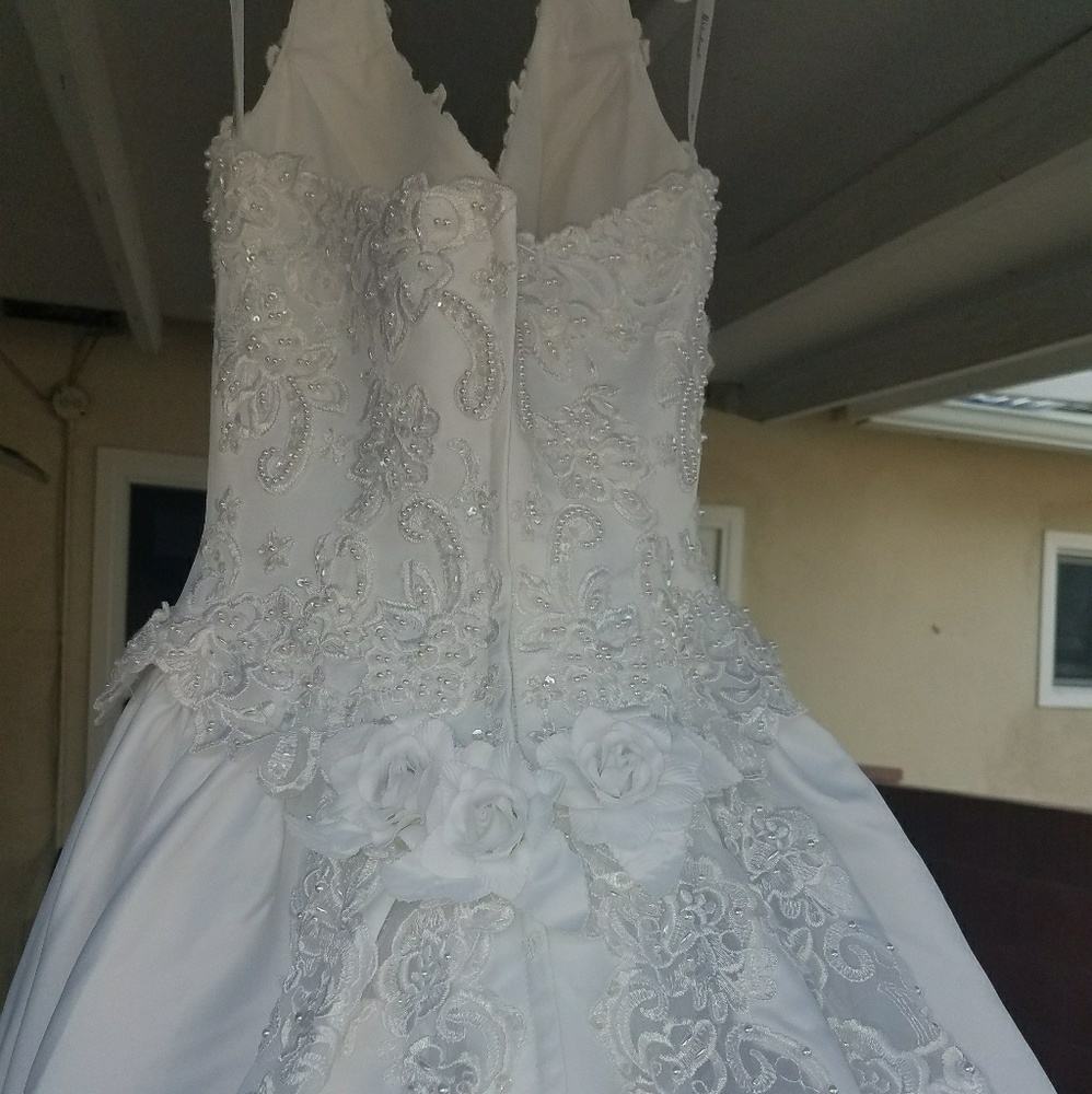 DAVID'S BRIDAL WEDDING DRESS(COMPLETELY NEW) WITH
