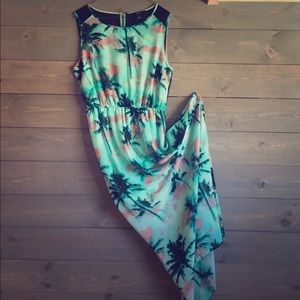 🌸 Tropical Maxi Dress • XXI