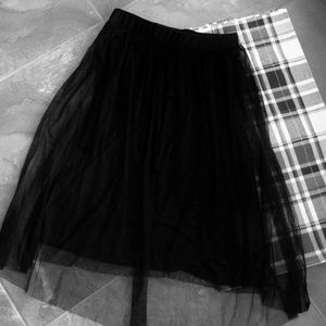 ROMANTIC BLACK TULLE SKIRT