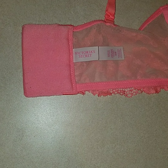 Coral Lace Victoria's Secret Bra - Picture 2 of 3