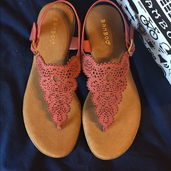 Pink sandals with cutout design - Picture 3 of 5