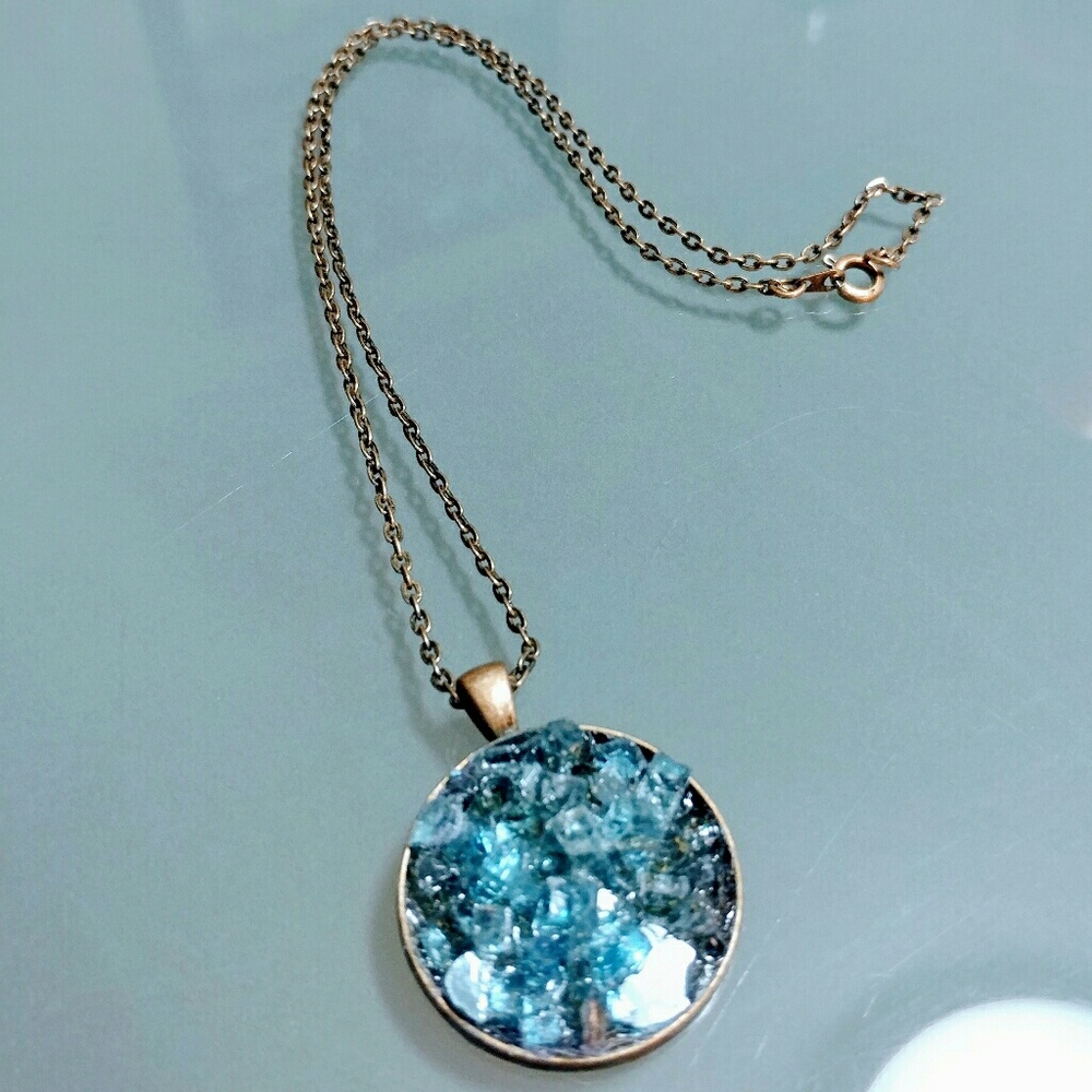 Necklace with glass pendant