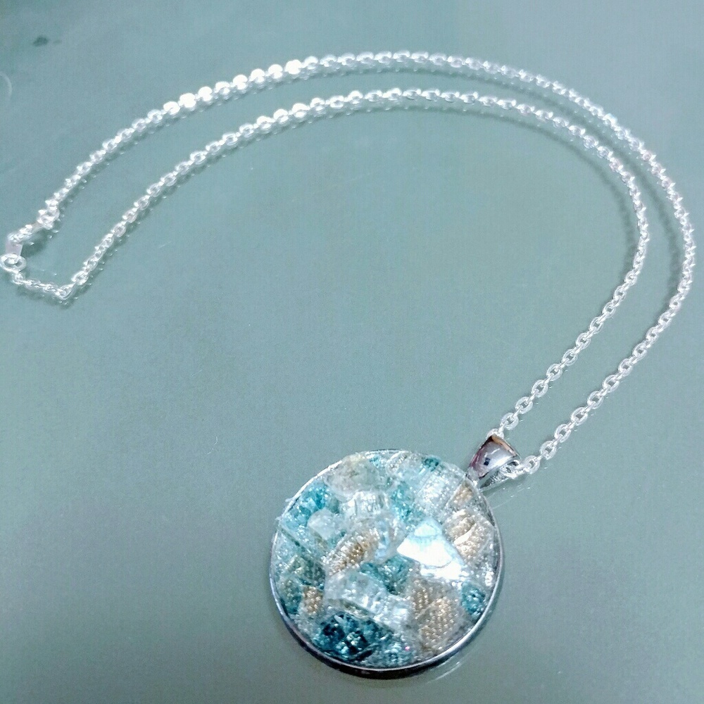 Necklace with glass pendant