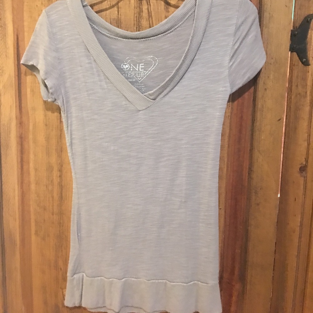 Grey top