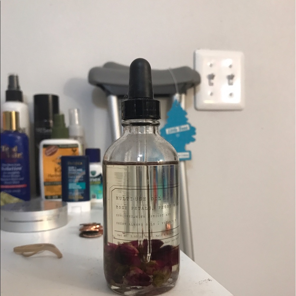 Multi-use rose petal & peony & bergamot oil