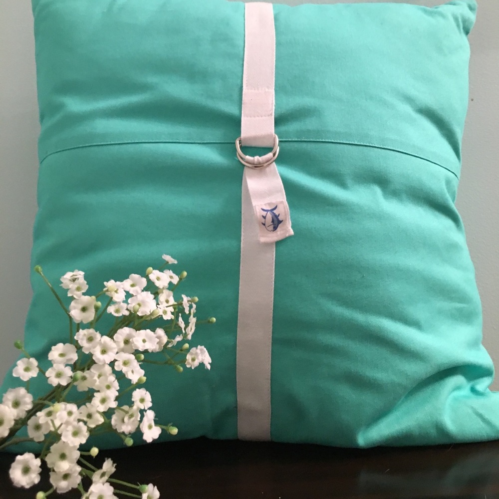 D-Ring southern tide pillow