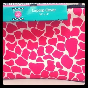 🆕️Pink Animal Print Laptop Case