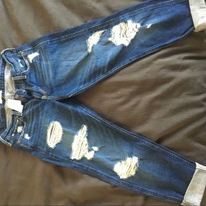 Reposh: NWT Hollister boyfriend jeans size 5R