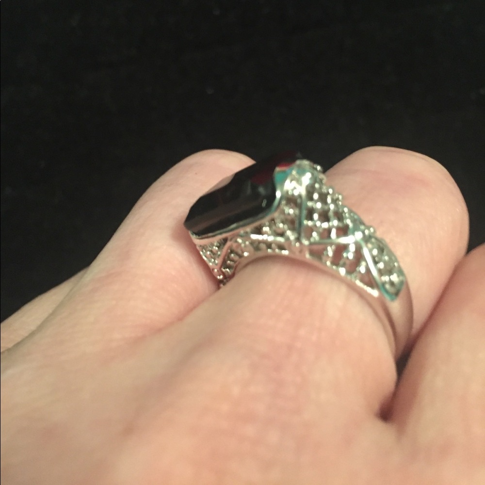 Beautiful silver tone ring with chocolate stone!!