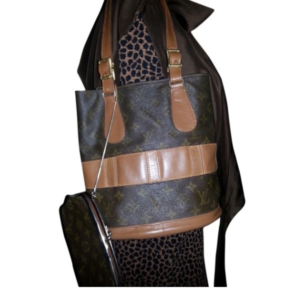 LOUIS VUITTON Marais Prototype Bucket Pm Bag