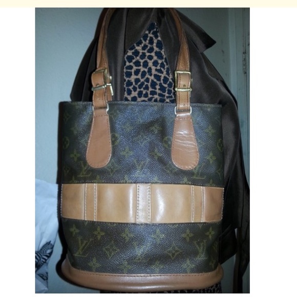 LOUIS VUITTON Marais Prototype Bucket Pm Bag - Picture 8 of 8