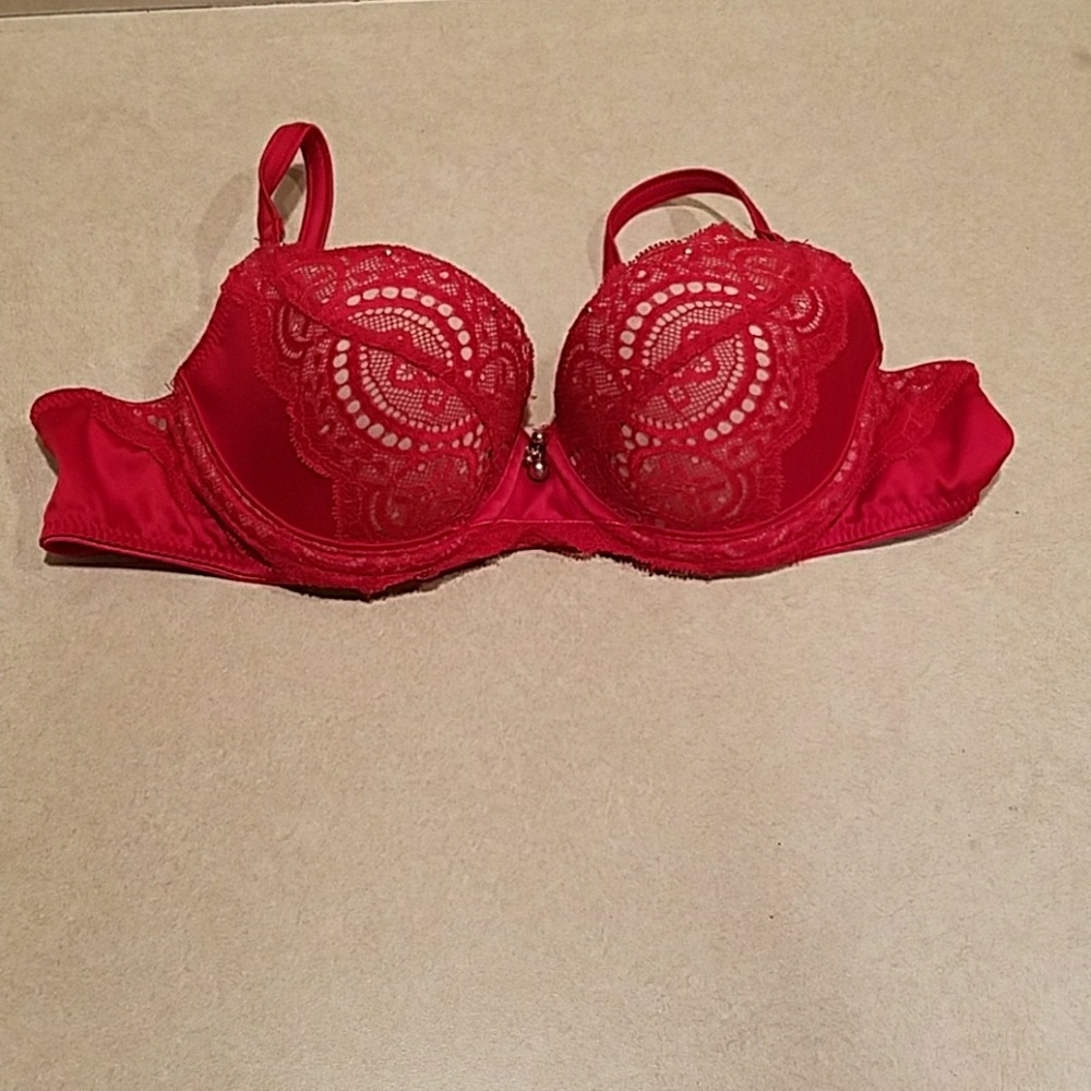 32B Red Pleasure State White Label Bra