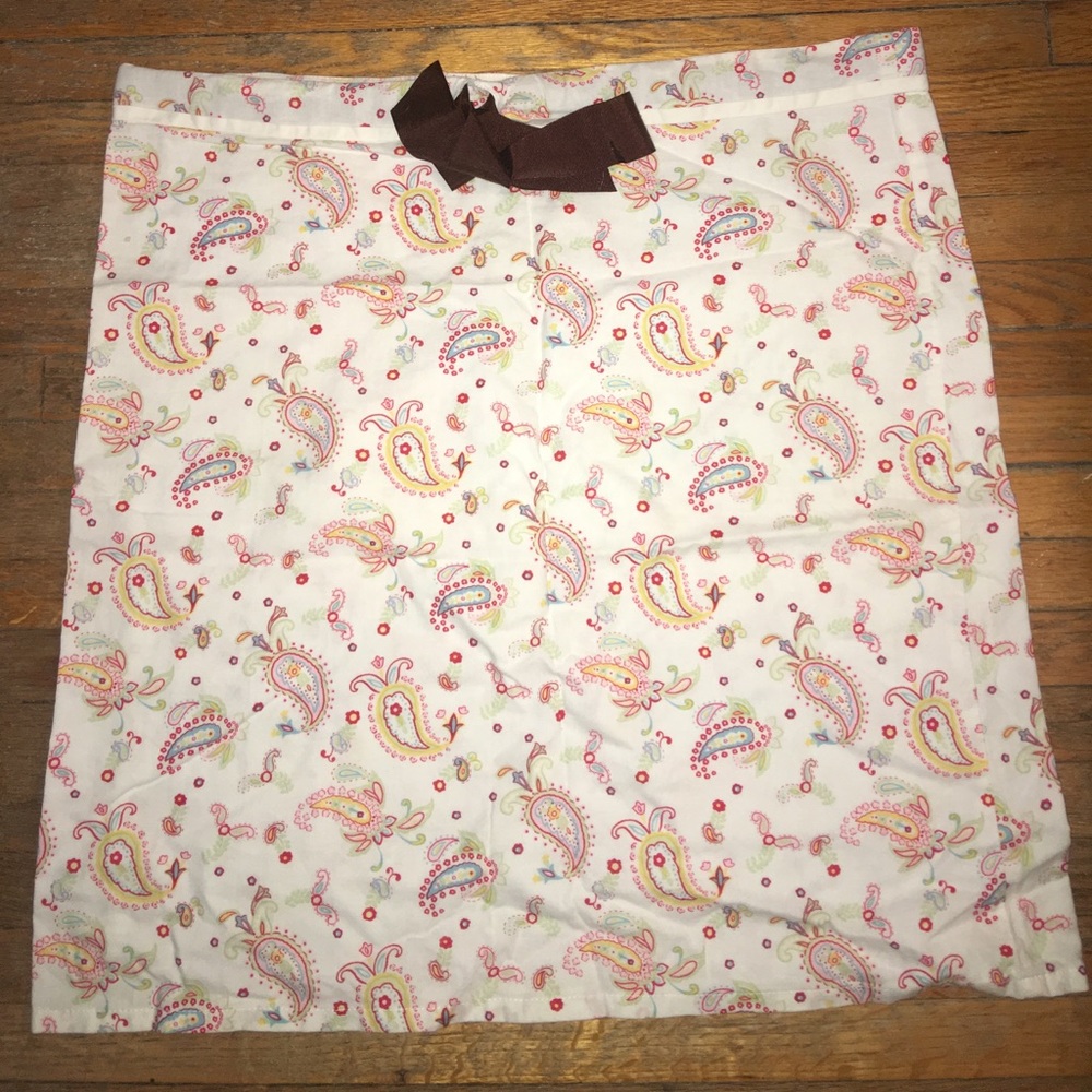 Paisley shirt with brown bow. Perfect condition