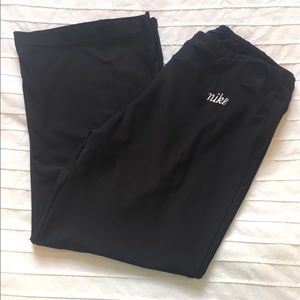 Nike cropped pant