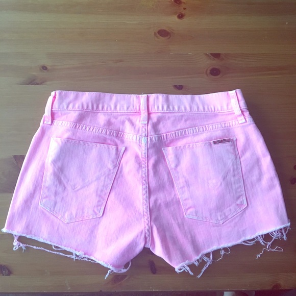 Hudson Kenzie Cut Off Shorts - Picture 2 of 2