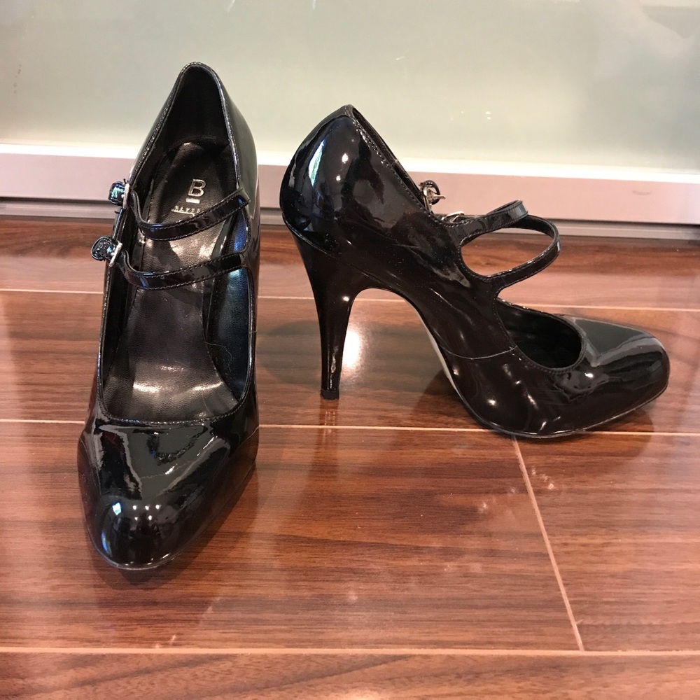 Black Patent Leather Mary Jane Shoe