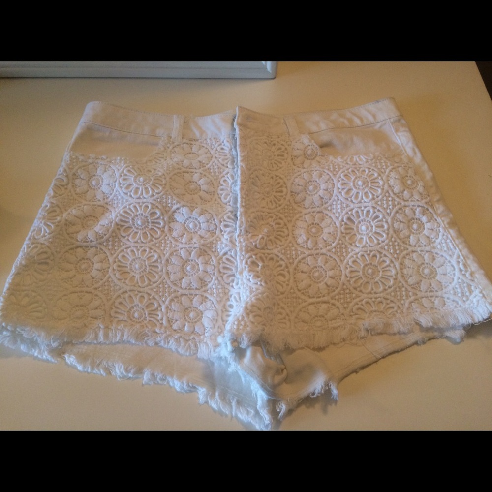 H&M white lace shorts