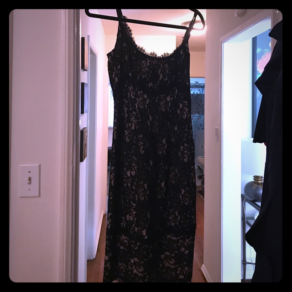 Beautiful brand new lace dress 👗