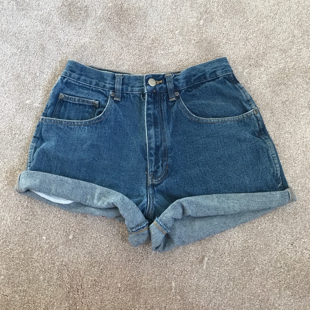Dark wash high wasted shorts