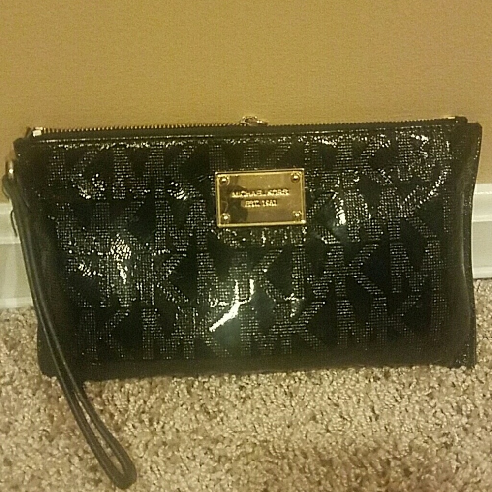 💗Michael Kors wristlet💗