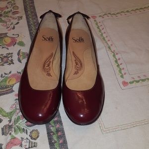 Like new oxblood Sofft flats