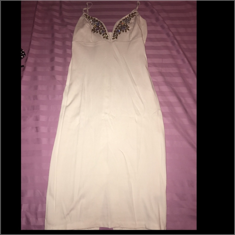 Beautiful white Dress!!