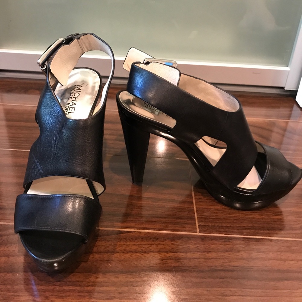 Black Michael Kors Platform heel