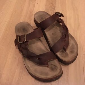 White mountain sandals US9