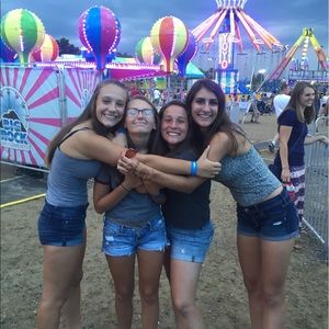 Meet your Posher, Jillian