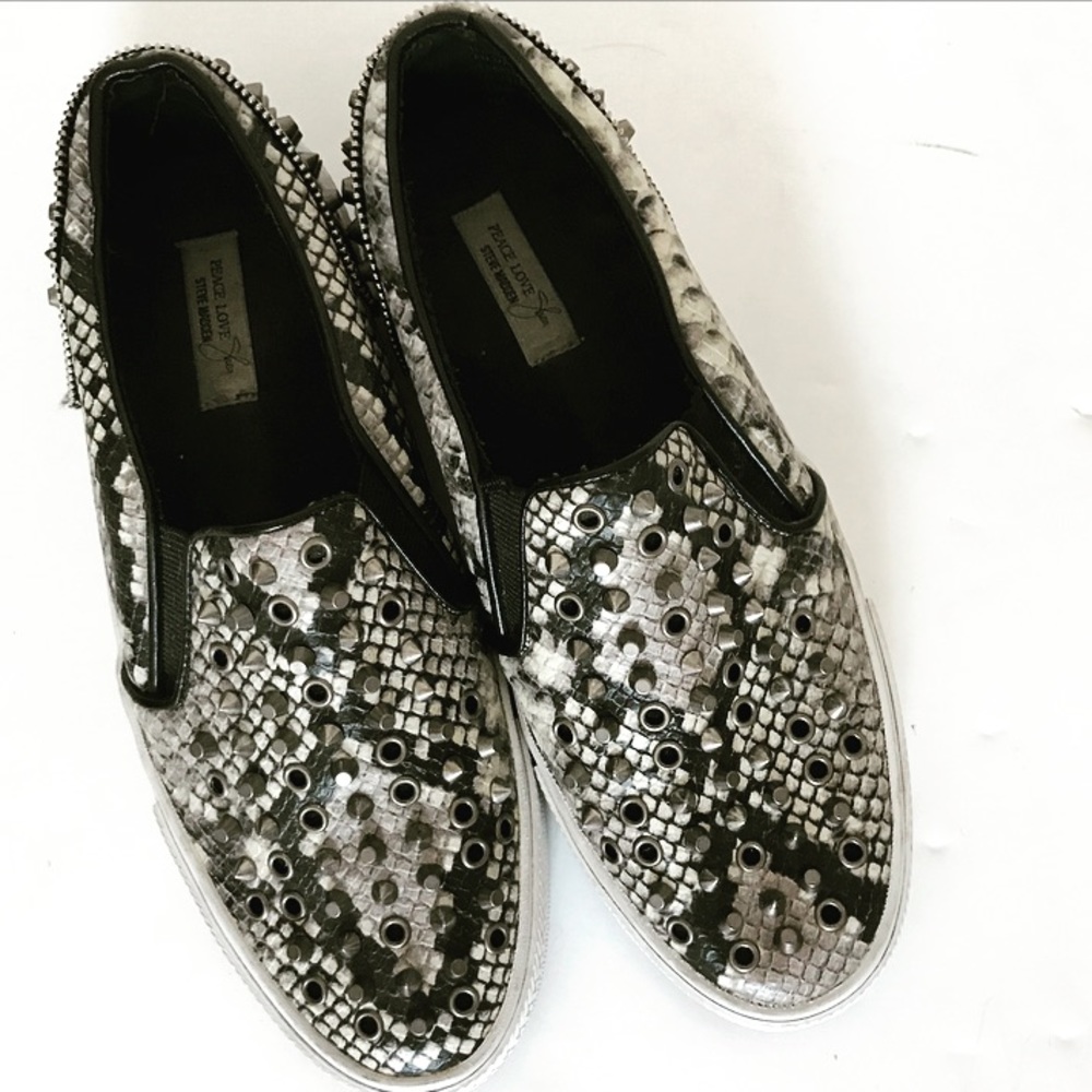 Steve Madden skater sneakers