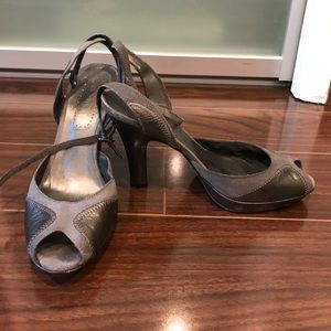 Nine West grey pumps