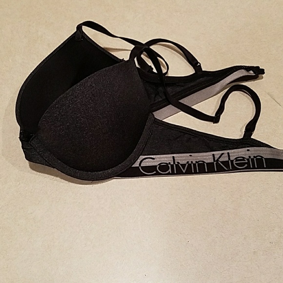 Grey 32B Calvin Klein Bra - Picture 2 of 3