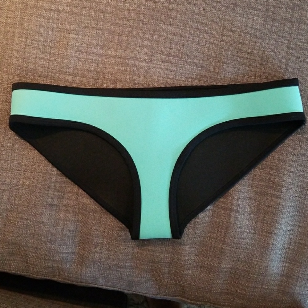 Authentic Triangl Santa Rosa Splash Bottoms